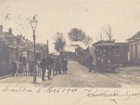 Drachten 1901 Zicht op Stroomtram in de Stationsstraat