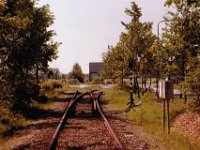 Spoor naar het Veemgebouw van Philips met rechts een aftakking naar de haven en verderop een aftakking naar links naar het rangeerterrein (Nu McDonald's) 1985