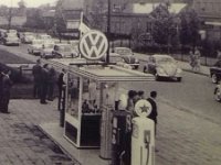 De opening van garage van der Brug aan de Langewest 1958