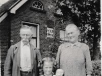 woninkje van de Woning Stichting Smallingerland 1912 met bewoners