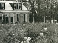 Uit archief Smelne`s Erfskip, dierenparkje tussen de Berglaan- Kerkstraat foto feb. 1963