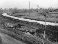Aanleg spoorbaan langs de Noorder Hogeweg naar industrieterrein De Haven in Drachten 1955