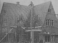 Huis in aanbouw in toenmalige eerste parallelstraat tegenwoordig Torenstraat jaren 20 (2)