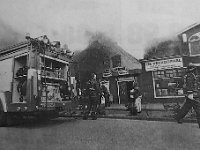 Maart 1990. Brand aan de Zuidkade bij de Verkoophal (2)