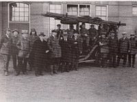 groepsfoto uit 1941 brandweerkorps Drachten 001