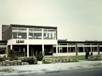 Chr. LEAO aan De Splitting gebouwd in 1967 door Steendam foto 1973 in 1976 verbouwd alleen de rechter vleugel is nog te zien