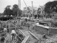 Hoek Noordkade - Noorderdwarsvaart bij het bouwen van de bruggen 1916